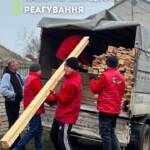 Продовжуємо видачу наборів швидкого реагування у прифронтових громадах Донеччини. Щодня родини з дітьми, які…